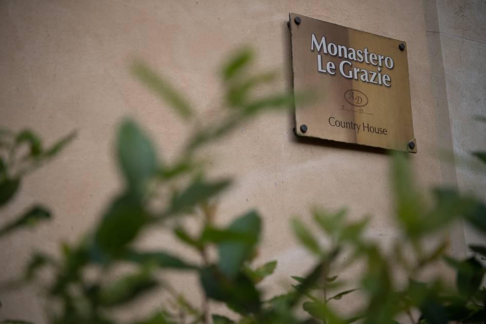 Monastero Le Grazie Hotel Amelia Bagian luar foto